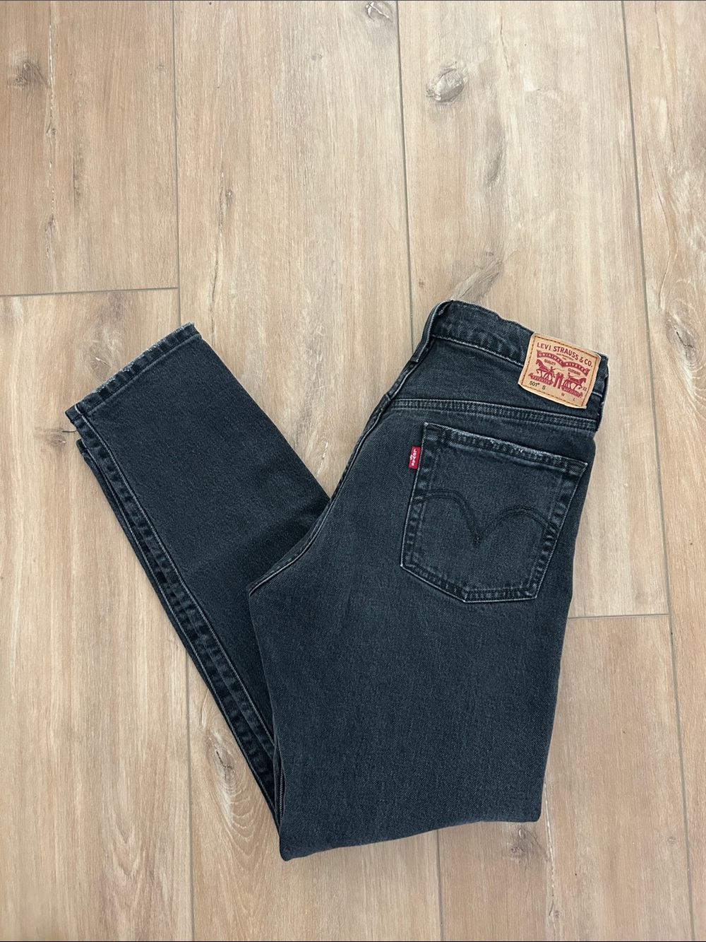 Like new - LEVI’S 501 Button Fly Denim Jeans in Black